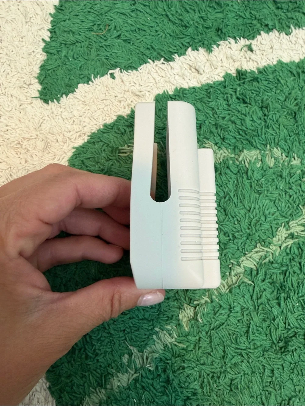 Retro Handheld Apple Watch Charger Case - White and Pink